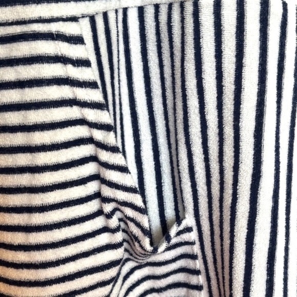 NWOT-Striped Women's Sweatshirt - Picture 11 of 11